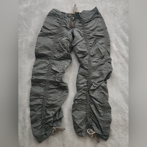 Da-Nang Parachute Cargo Pants - Picture 3 of 10
